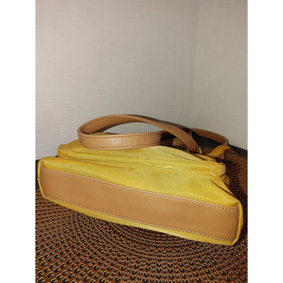 Tutilo Crossbody - Picture 7 of 9